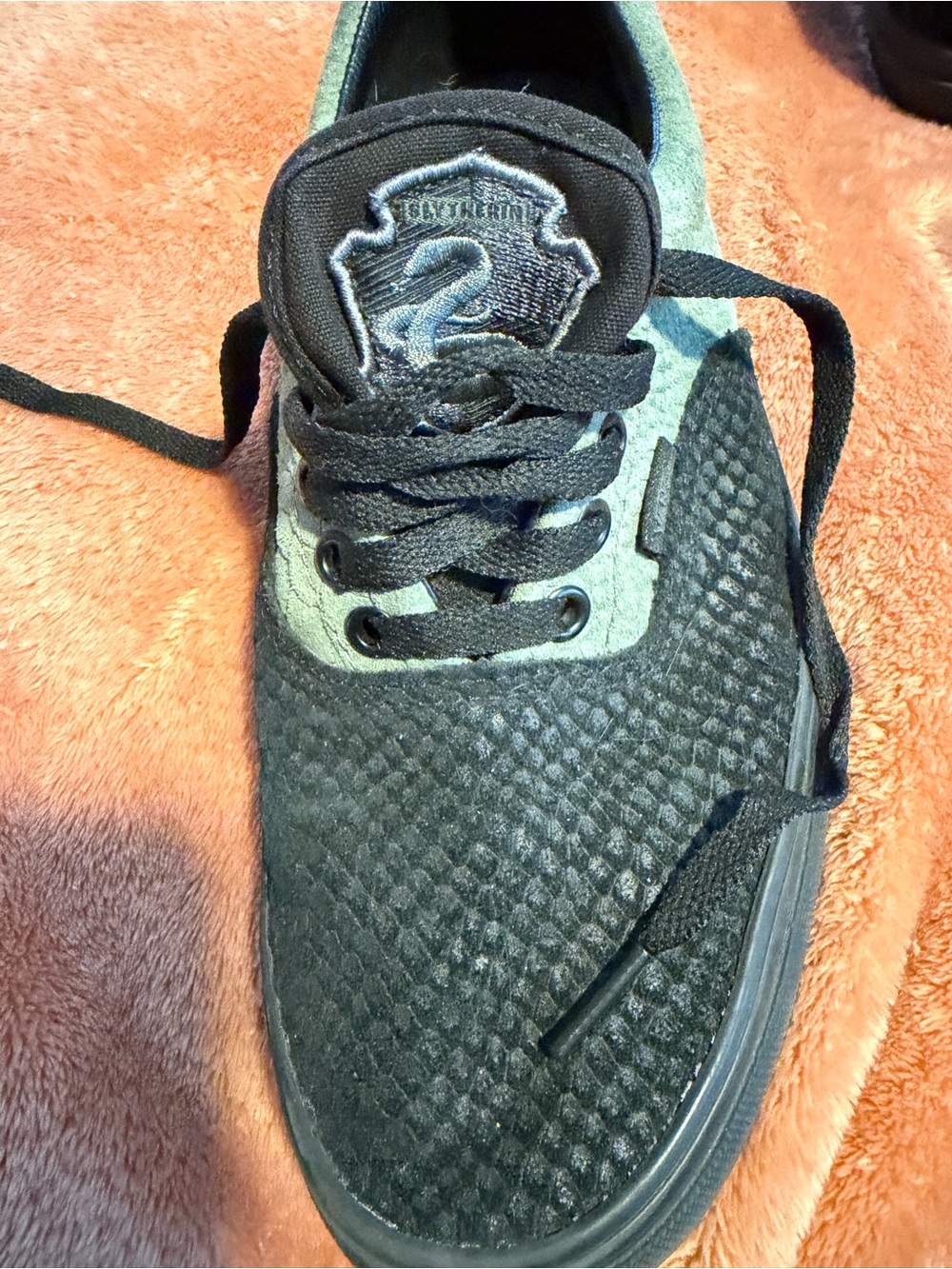 Vans Harry Potter Slytherin Two-Tone Black & Olive Textured Low-Top Sneakers - Picture 3 of 4